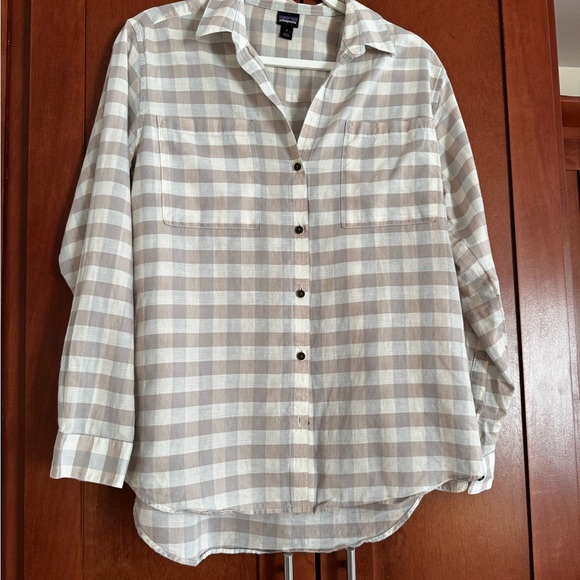 Patagonia Women’s Organic Cotton & Hemp Gingham Button -Down Shirt - Picture 10 of 10